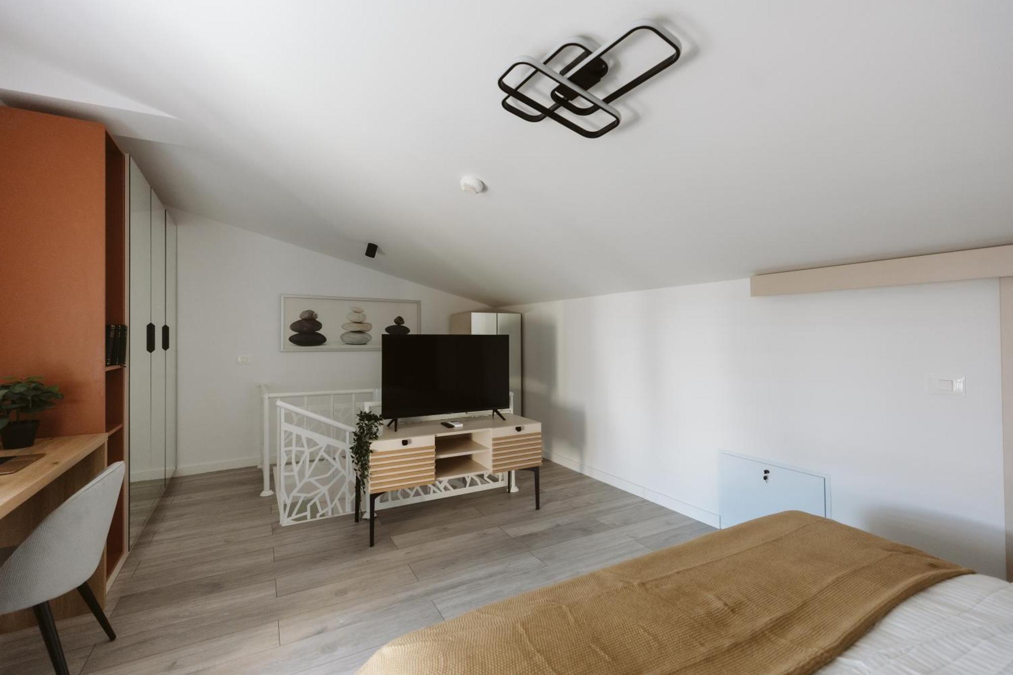 Dec Apartament *
